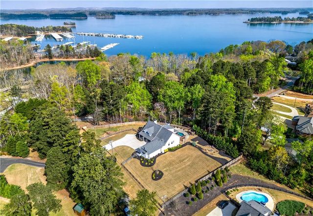 6570 Crestwood Peninsula, Flowery Branch, GA 30542