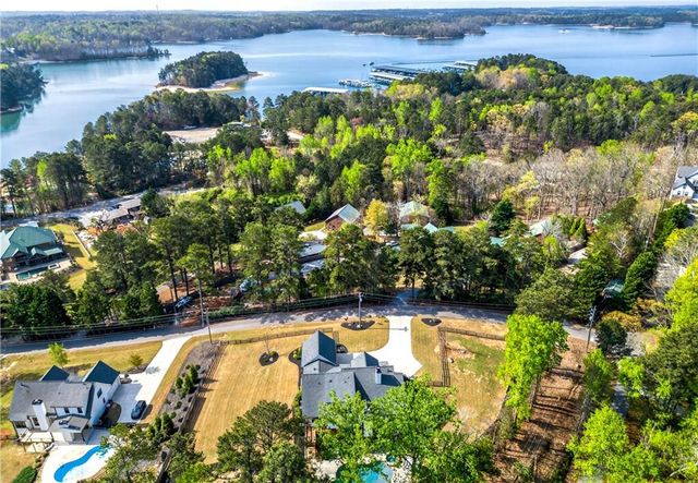 6570 Crestwood Peninsula, Flowery Branch, GA 30542