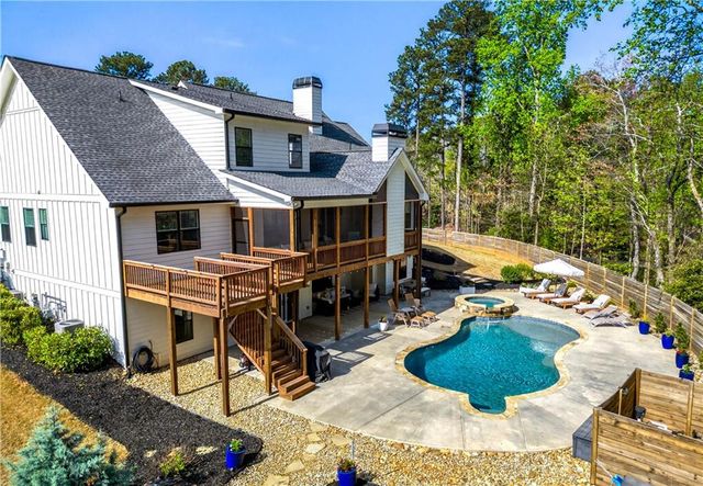 6570 Crestwood Peninsula, Flowery Branch, GA 30542