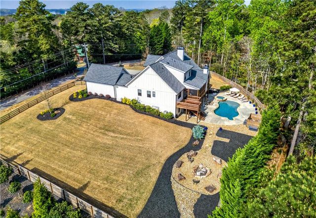 6570 Crestwood Peninsula, Flowery Branch, GA 30542