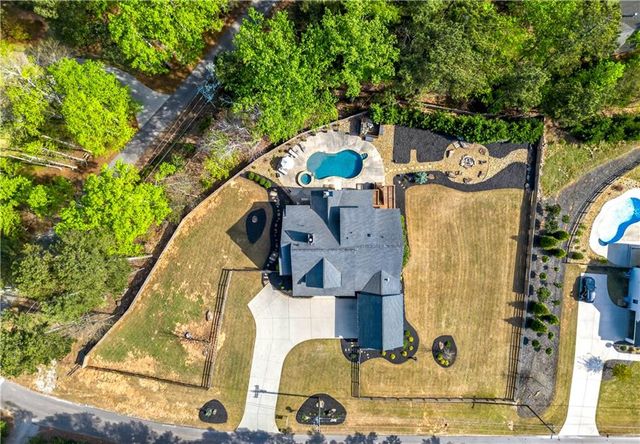 6570 Crestwood Peninsula, Flowery Branch, GA 30542