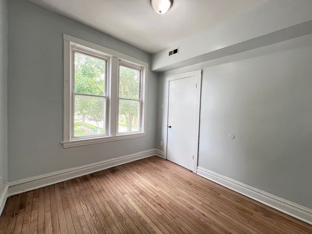 8856 S Lowe Avenue 2F, Chicago, IL 60620