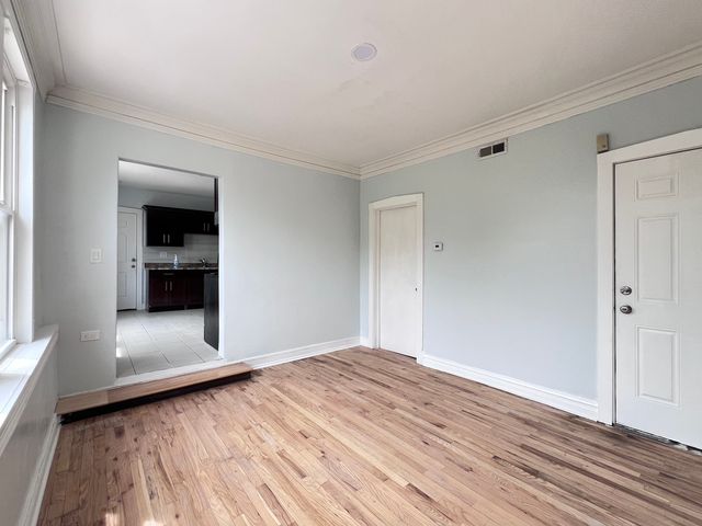 8856 S Lowe Avenue 2F, Chicago, IL 60620