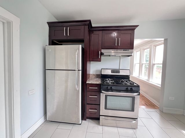 8856 S Lowe Avenue 2F, Chicago, IL 60620