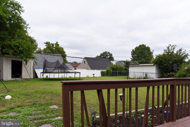 34 RED MAPLE LN, Levittown, PA 19055
