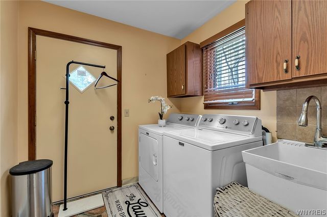 7 Deer Run Court, Amherst, NY 14221