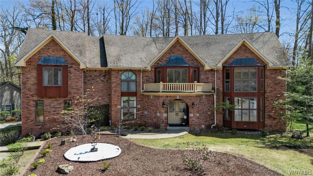 7 Deer Run Court, Amherst, NY 14221