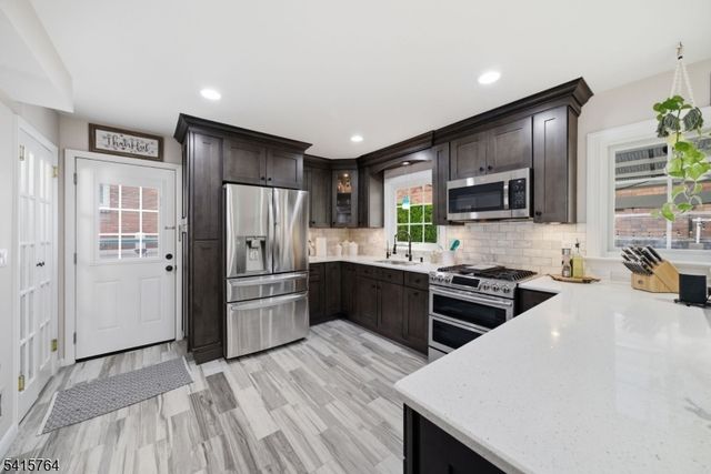 55 N 15Th St, Hawthorne Boro, NJ 07506