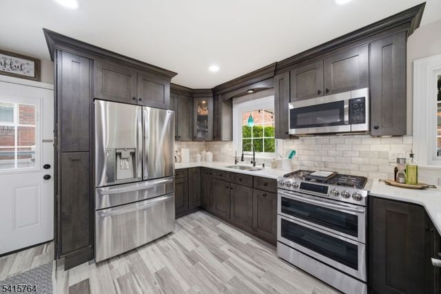 55 N 15Th St, Hawthorne Boro, NJ 07506