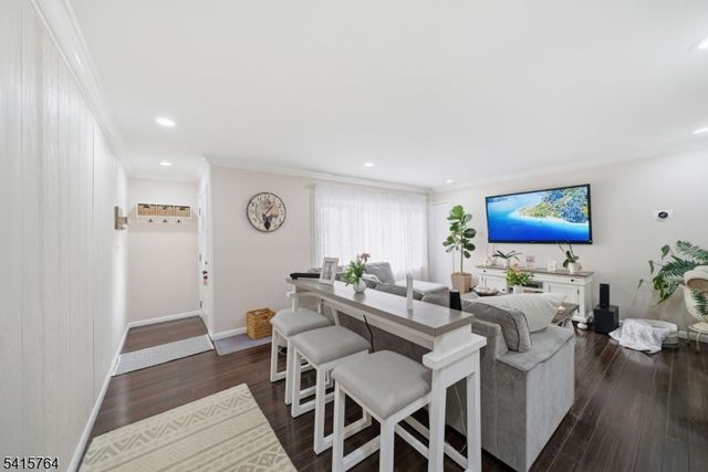 55 N 15Th St, Hawthorne Boro, NJ 07506