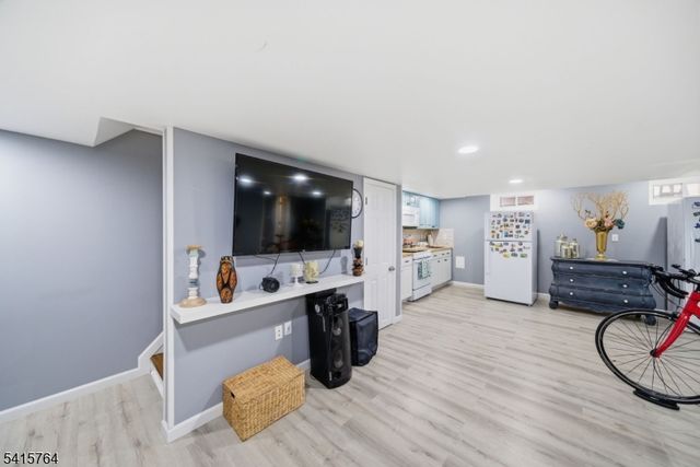 55 N 15Th St, Hawthorne Boro, NJ 07506