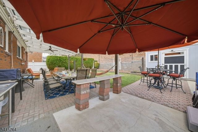 55 N 15Th St, Hawthorne Boro, NJ 07506