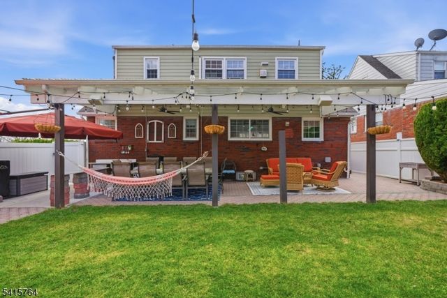 55 N 15Th St, Hawthorne Boro, NJ 07506