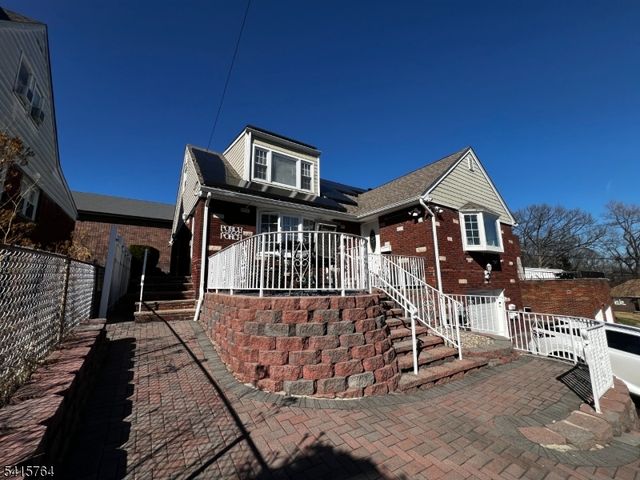 55 N 15Th St, Hawthorne Boro, NJ 07506