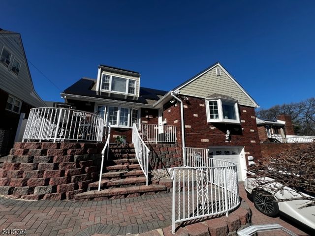 55 N 15Th St, Hawthorne Boro, NJ 07506