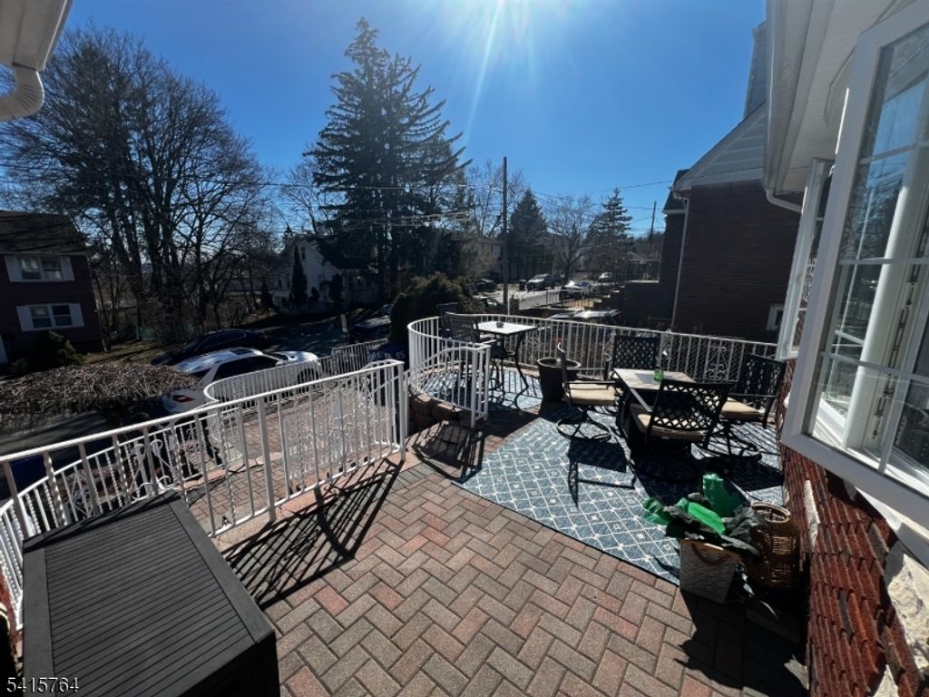 55 N 15Th St, Hawthorne Boro, NJ 07506