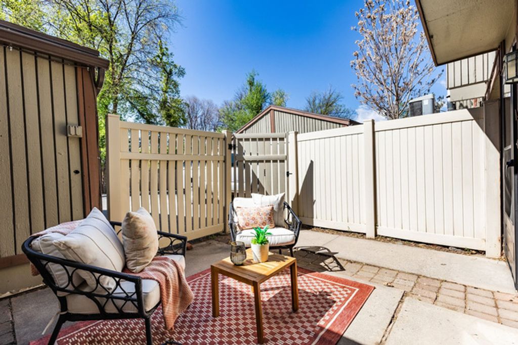 Image 24 of property listing at 507 E TONALEA DR, Murray, UT 84107