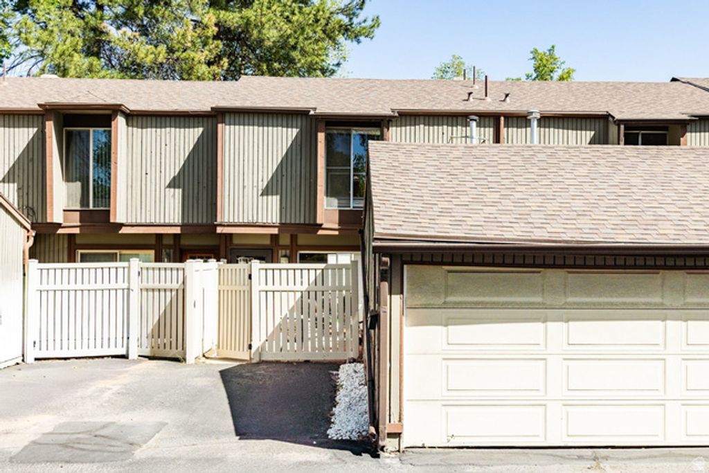 Image 31 of property listing at 507 E TONALEA DR, Murray, UT 84107