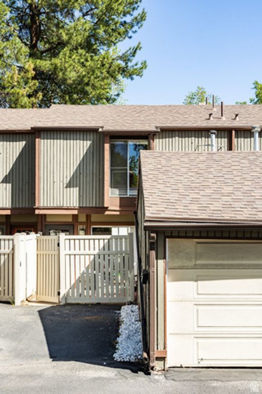 Image 32 of property listing at 507 E TONALEA DR, Murray, UT 84107