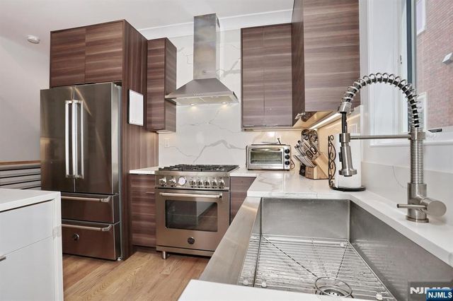 414 Lawton Avenue, Cliffside Park, NJ 07010