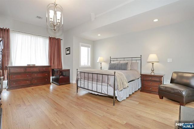 414 Lawton Avenue, Cliffside Park, NJ 07010