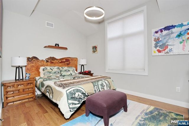 414 Lawton Avenue, Cliffside Park, NJ 07010