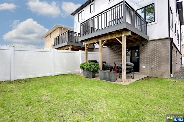 414 Lawton Avenue, Cliffside Park, NJ 07010