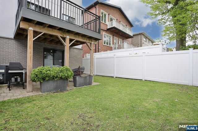 414 Lawton Avenue, Cliffside Park, NJ 07010