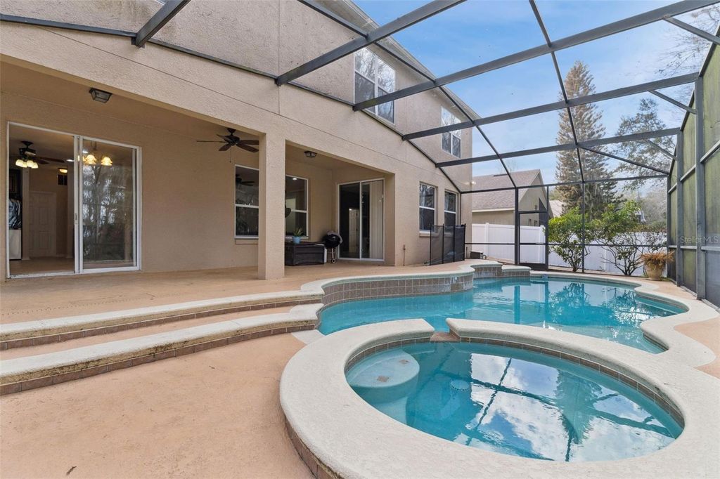 Image 34 of property listing at 422 SANDRINGHAM COURT, Winter Springs, FL 32708