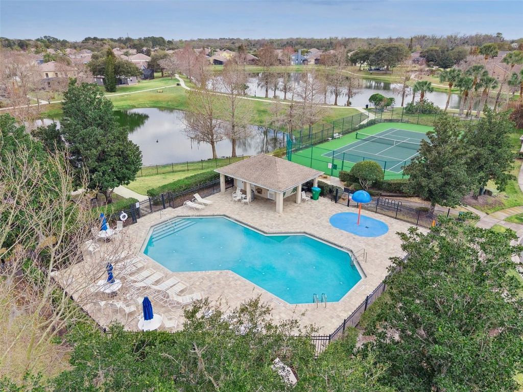 Image 60 of property listing at 422 SANDRINGHAM COURT, Winter Springs, FL 32708