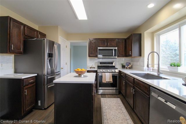 3571 Brooklyn Drive, Canton, MI 48188