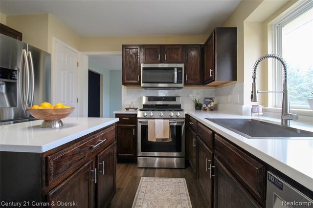 3571 Brooklyn Drive, Canton, MI 48188