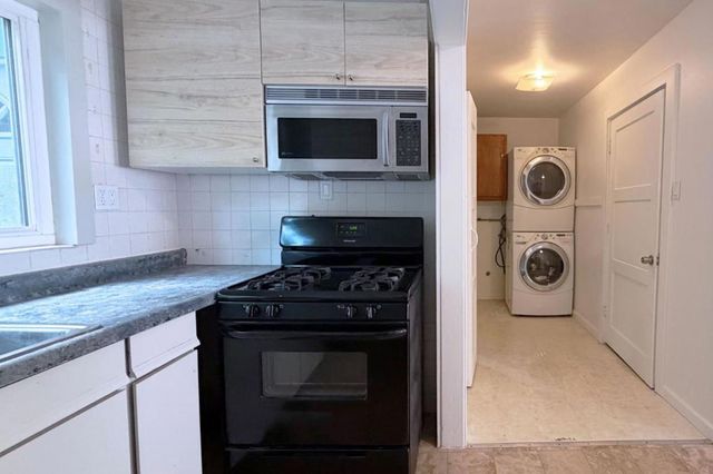 652 Rockaway Beach Avenue, Pacifica, CA 94044