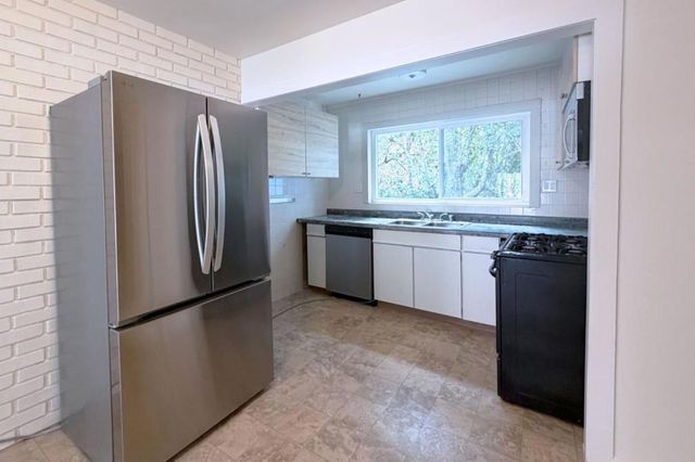 652 Rockaway Beach Avenue, Pacifica, CA 94044