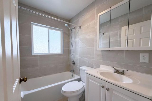 652 Rockaway Beach Avenue, Pacifica, CA 94044