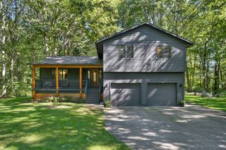 12890 Woodhaven Drive, Grand Haven, MI 49417