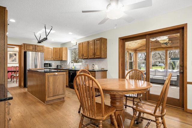 13004 Highpoint Curve, Burnsville, MN 55337