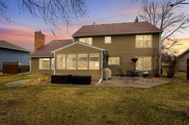 13004 Highpoint Curve, Burnsville, MN 55337