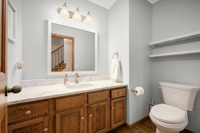 13004 Highpoint Curve, Burnsville, MN 55337