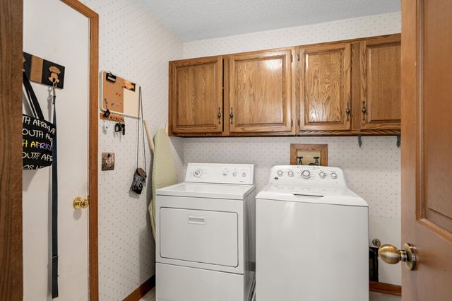 13004 Highpoint Curve, Burnsville, MN 55337