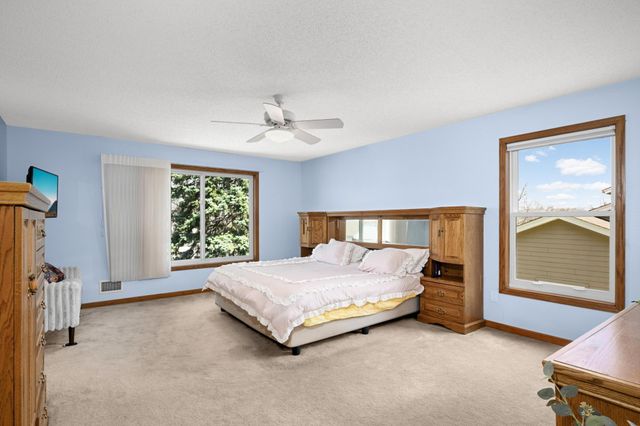 13004 Highpoint Curve, Burnsville, MN 55337