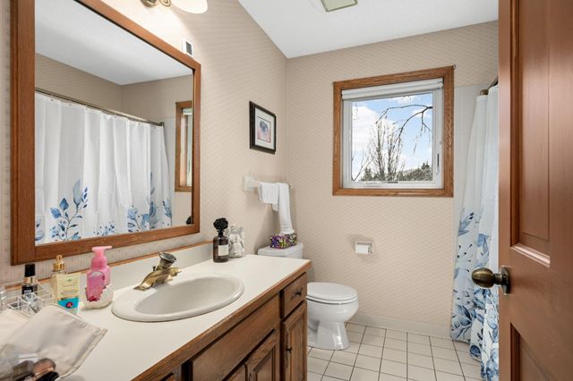 13004 Highpoint Curve, Burnsville, MN 55337