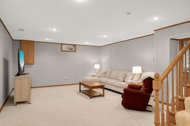 13004 Highpoint Curve, Burnsville, MN 55337