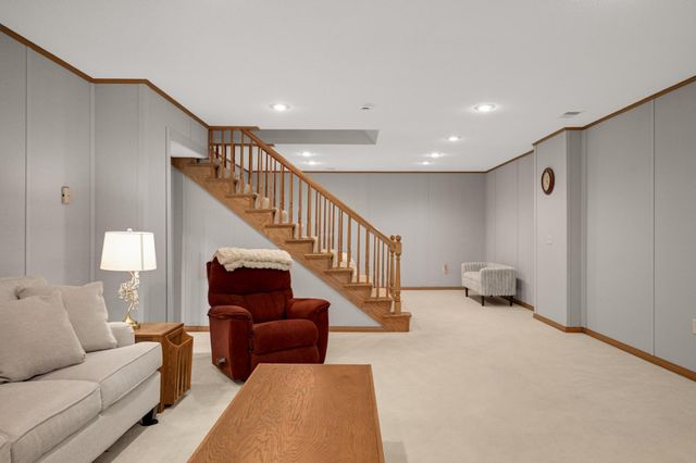 13004 Highpoint Curve, Burnsville, MN 55337