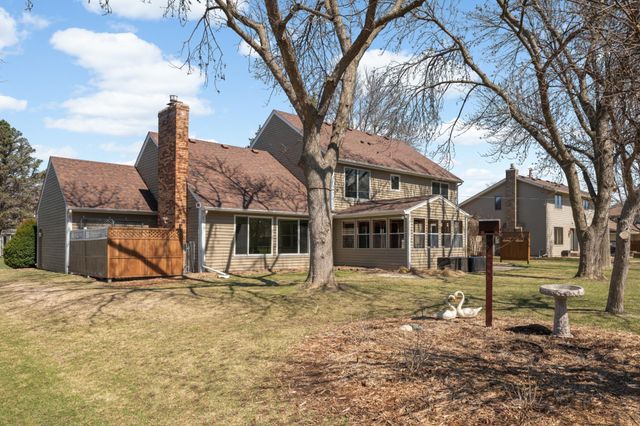 13004 Highpoint Curve, Burnsville, MN 55337