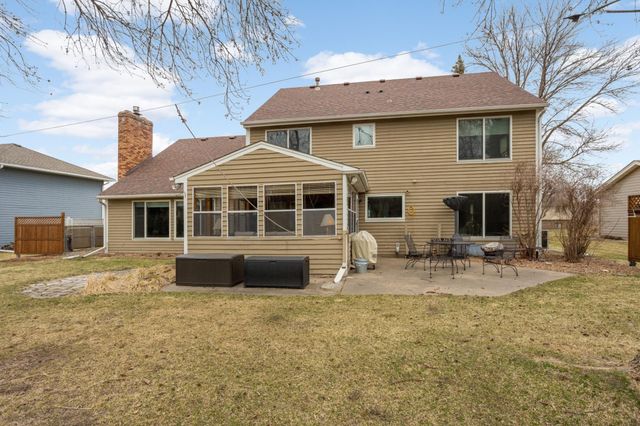 13004 Highpoint Curve, Burnsville, MN 55337