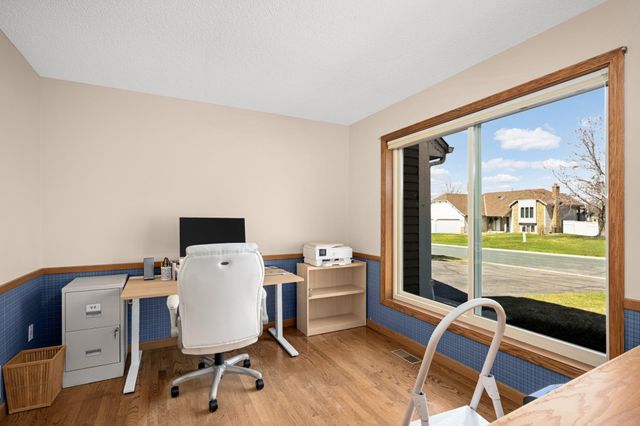 13004 Highpoint Curve, Burnsville, MN 55337