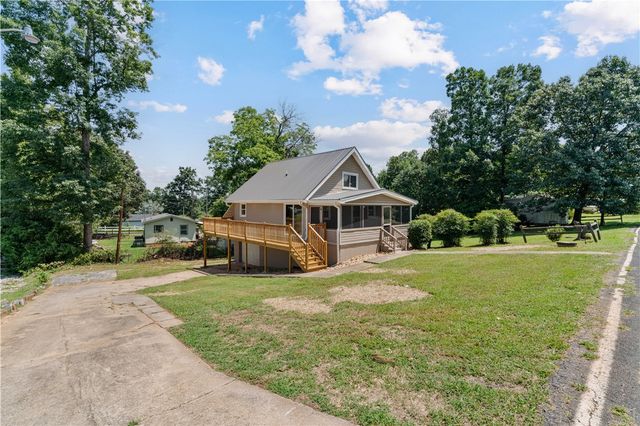 1203 Andersonville Road, Townville, SC 29689