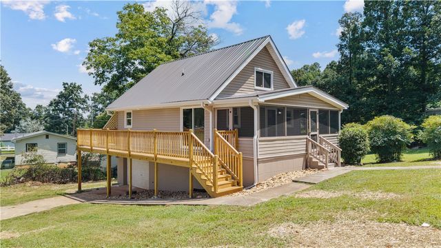 1203 Andersonville Road, Townville, SC 29689