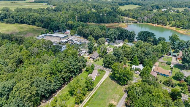 1203 Andersonville Road, Townville, SC 29689